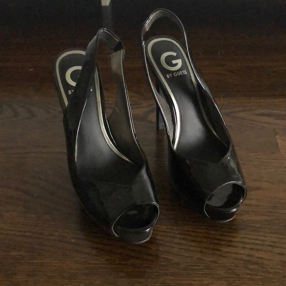 Guess Patent Leather Peep Toe Shoes Size 8